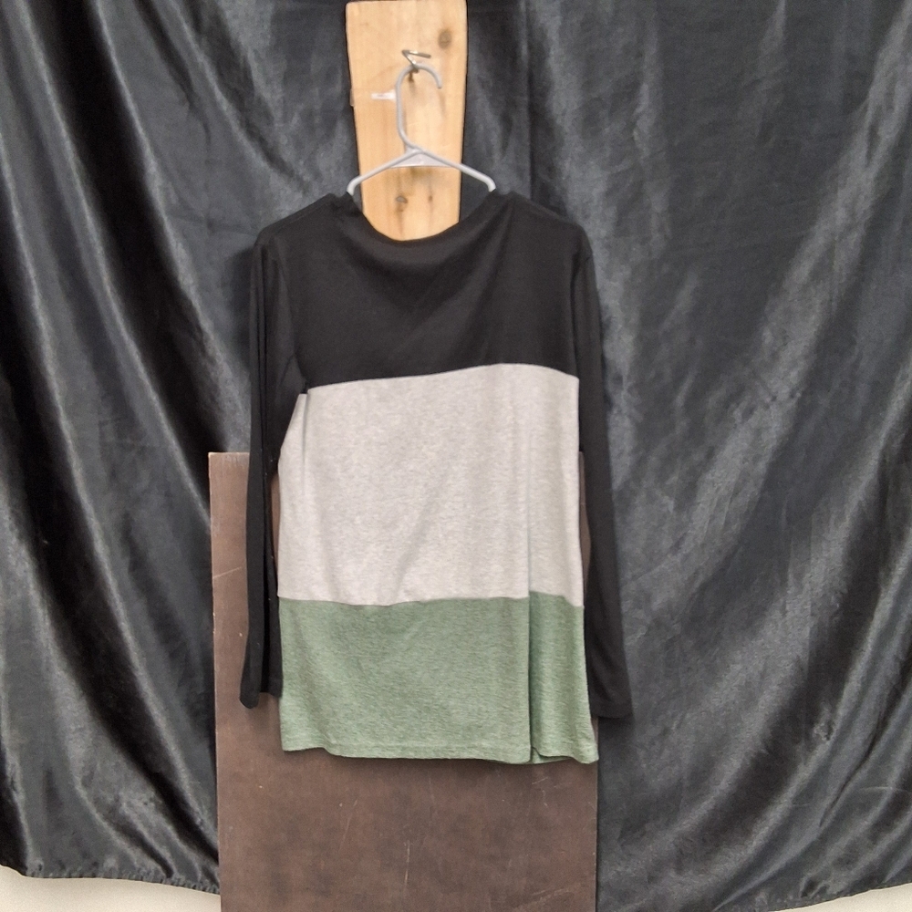 Yidarton Black Top with Multicolor Accents size womens L (Oversized) - Picture 8 of 14